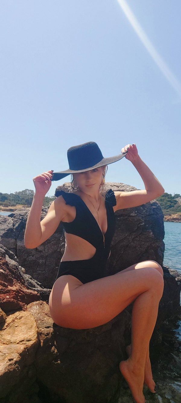 Μαγιό ολόσωμο ανοιχτή πλάτη με δέσιμο