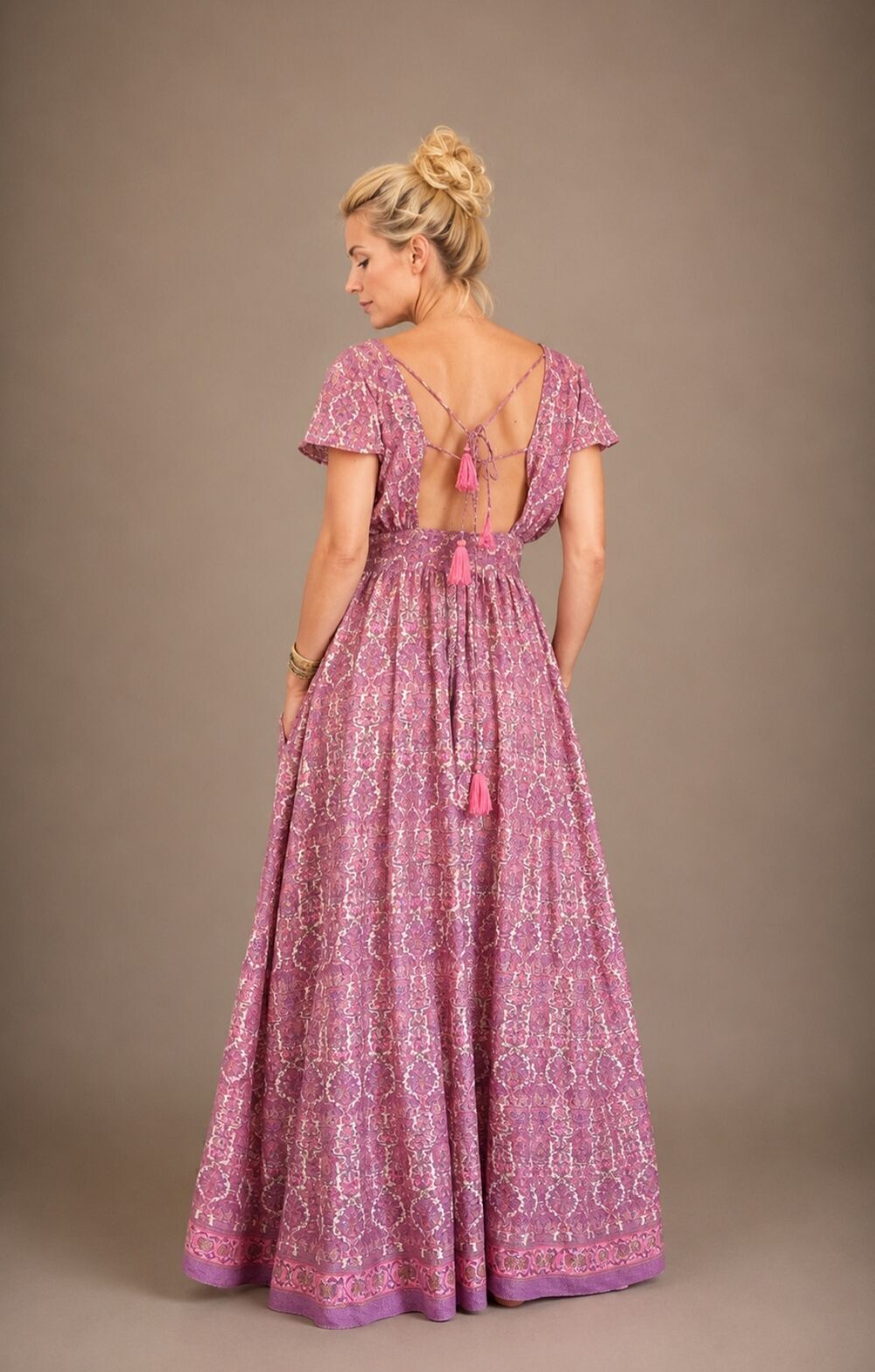 Boho Maxi Φόρεμα One Size με Σφηκοφωλιά & Ανοιχτή Πλάτη - Image 8